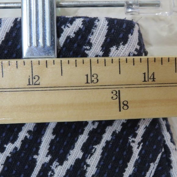 LOFT* Women's Half Side Zip Textured Navy Blue/White Tulip Skirt~ Size Small - Picture 5 of 8